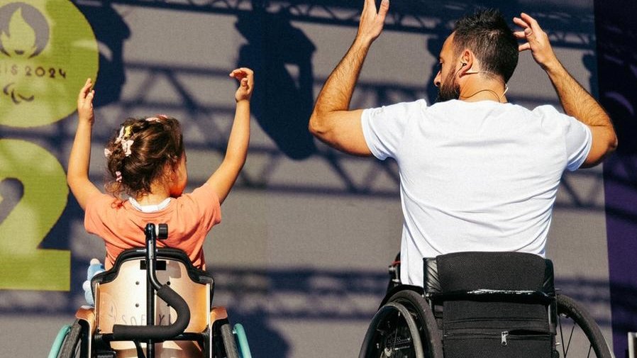 MJEREMIASZ's tweet image. La 1ère journée paralympique, c'était dingue
🚀 Un engouement jamais atteint en France pour le parasport, qui doit être le lancement vers des Jeux Paralympiques #Paris2024 ambitieux et impactants.
🧵 Retour sur ce samedi 8/10 Place de la Bastille en chiffres et images.