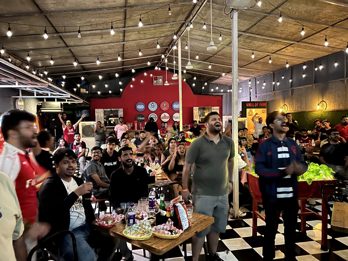 ArsenalPune's tweet photo. That joy 😍😍😍

Scenes from yesterday's screening of the game Arsenal vs Liverpool, hosted by @ArsenalPune at The Burger Barn Cafe, Pune. 

#coyg #apsc #arsenalpune #punescreening #arsliv #afcvlfc #arsenal #punegooners https://t.co/KJ3MwuUXIc