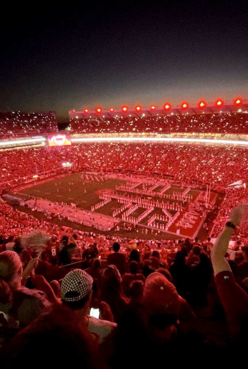 mariicrocee's tweet photo. Roll tide Alabama #bama #RTR 🐘❤️🏈 https://t.co/eieWuW9sZo