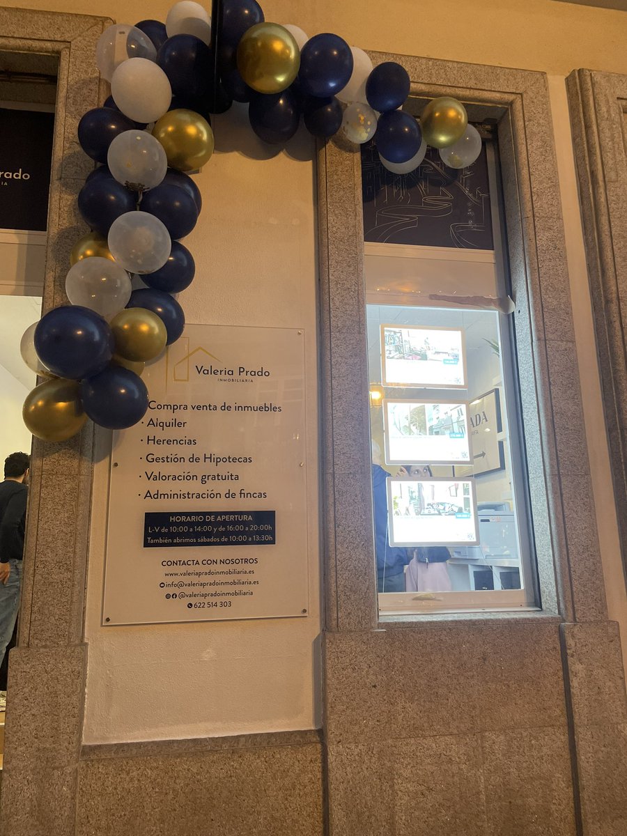 LaraMendezLopez's tweet photo. 🎉 Inauguración de Valeria Prado Inmobiliaria e Modern Glam. 

Dous negocios que abriron as súas portas durante o #SanFroilán, e que comparten paixón e xuventude #LocaLmenteLucense. 

#LugoCidadeViva https://t.co/EwXZIi26Kt