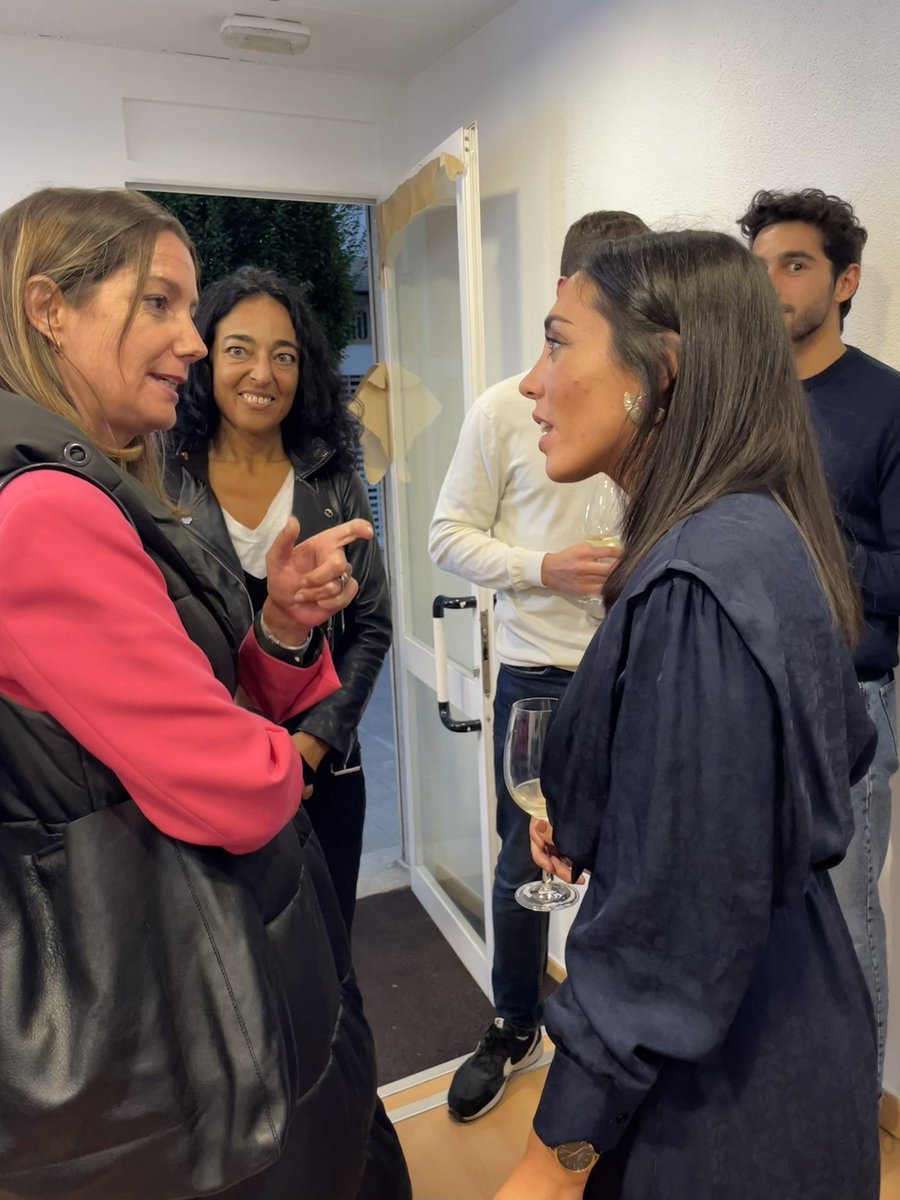 LaraMendezLopez's tweet photo. 🎉 Inauguración de Valeria Prado Inmobiliaria e Modern Glam. 

Dous negocios que abriron as súas portas durante o #SanFroilán, e que comparten paixón e xuventude #LocaLmenteLucense. 

#LugoCidadeViva https://t.co/EwXZIi26Kt