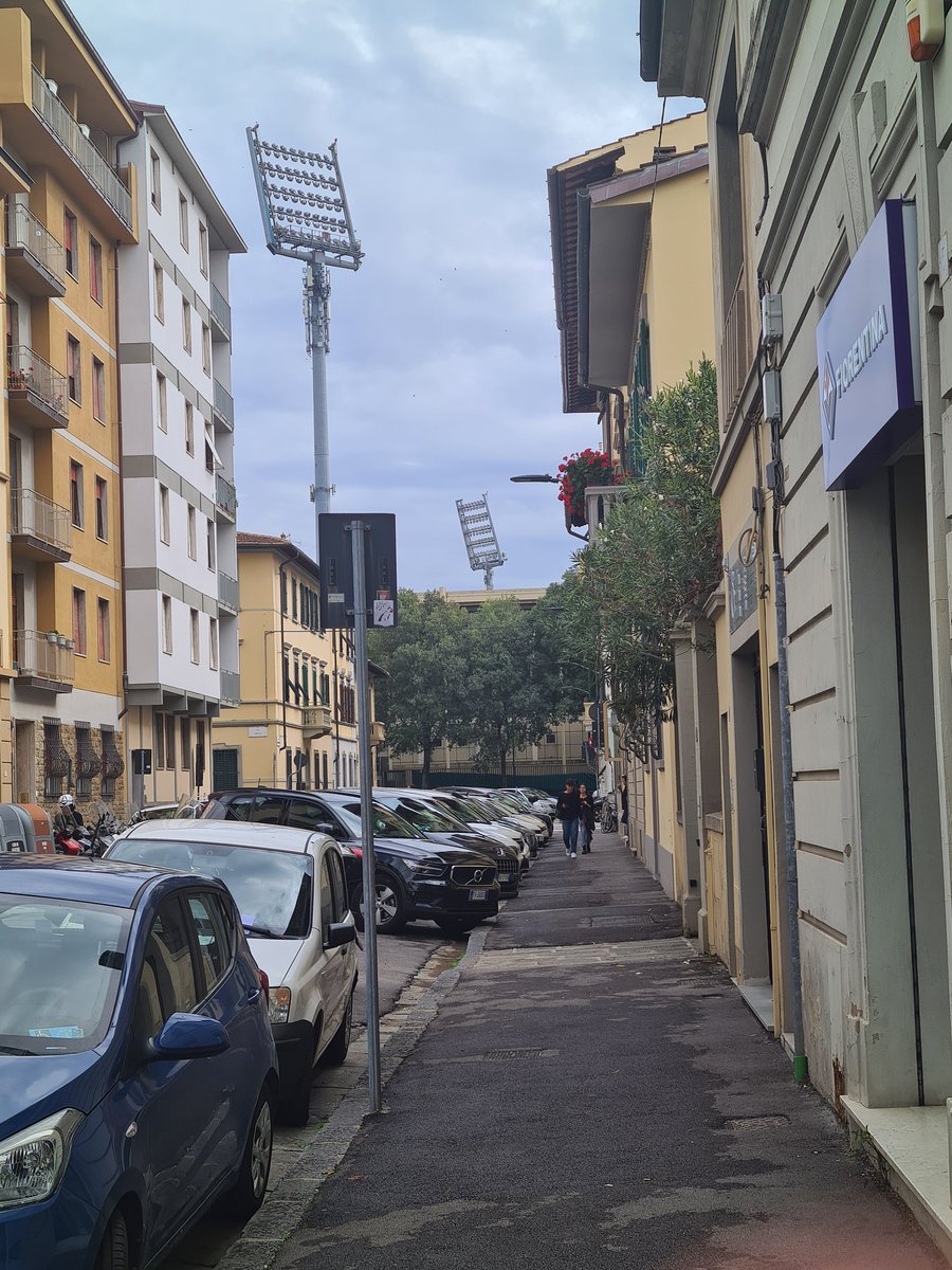 18jambo74's tweet photo. Arrived in Florence, a wee visit to the stadium and tickets for Fiorentina v Lazio tonight ⚽️🍻 https://t.co/aq33HXB7gr