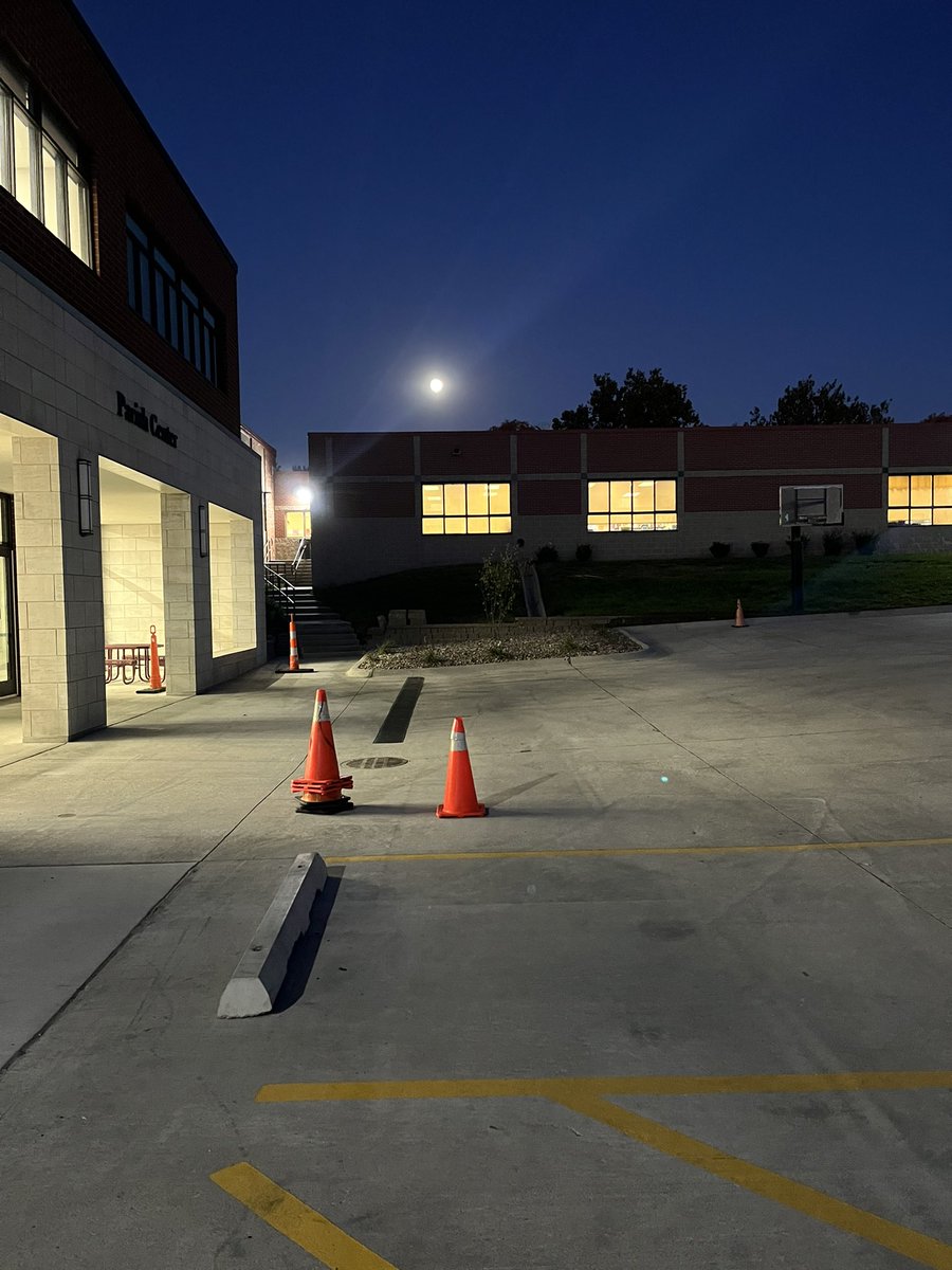 MrBaranosky's tweet image. Thanks for the moons light as I worked on setting up morning drop off cones today! 🌕 #otherdutiesasassigned #elementaryprincipal #k8school #catholicschool