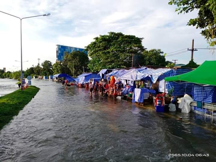 🆘ขอคนละ1รีช่วยกันดันแท็กให้แมสทีค่ะทุกคน 
เราหมดแรงแล้วค่า ท้อมากๆ🙏🏻🆘

อุบลเมืองบาดาล นํ้าท่วมหนักในรอบ44ปี!
ระดับนํ้าท่วมมิดหลังคาและนํ้ายังขึ้นอย่างต่อเนื่อง ไฟฟ้า,การจราจรถูกตัด
***ชาวบ้านต้องกางเต็นท์นอนข้างถนน😭

❗❗ ไร้หน่วยงานรัฐช่วยเหลือ ❗❗

#น้ําท่วมอุบล #SAVEUBON