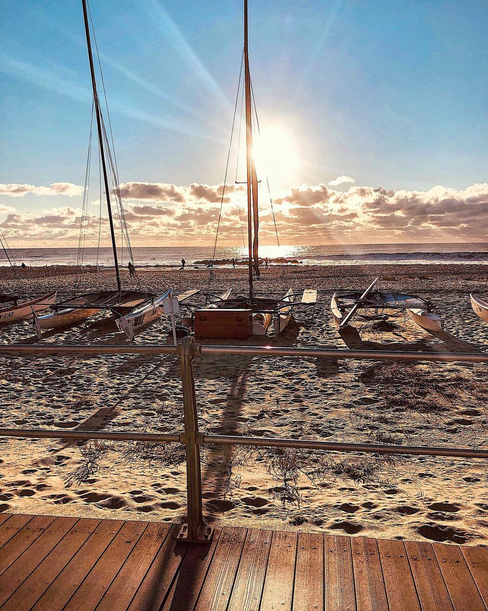 Visit_NJ's tweet photo. One of the best places to watch the sunrise in NJ is on the beach because it rises over the ocean. Start your day right.
📍Spring Lake, New Jersey
.
.
.
📷: @hiker_moments (via Instagram)
#VisitNJ #NewJersey #Boats #Beach #SpringLakeNJ #SpringLake #Sunrise https://t.co/qi9Rks2eNx
