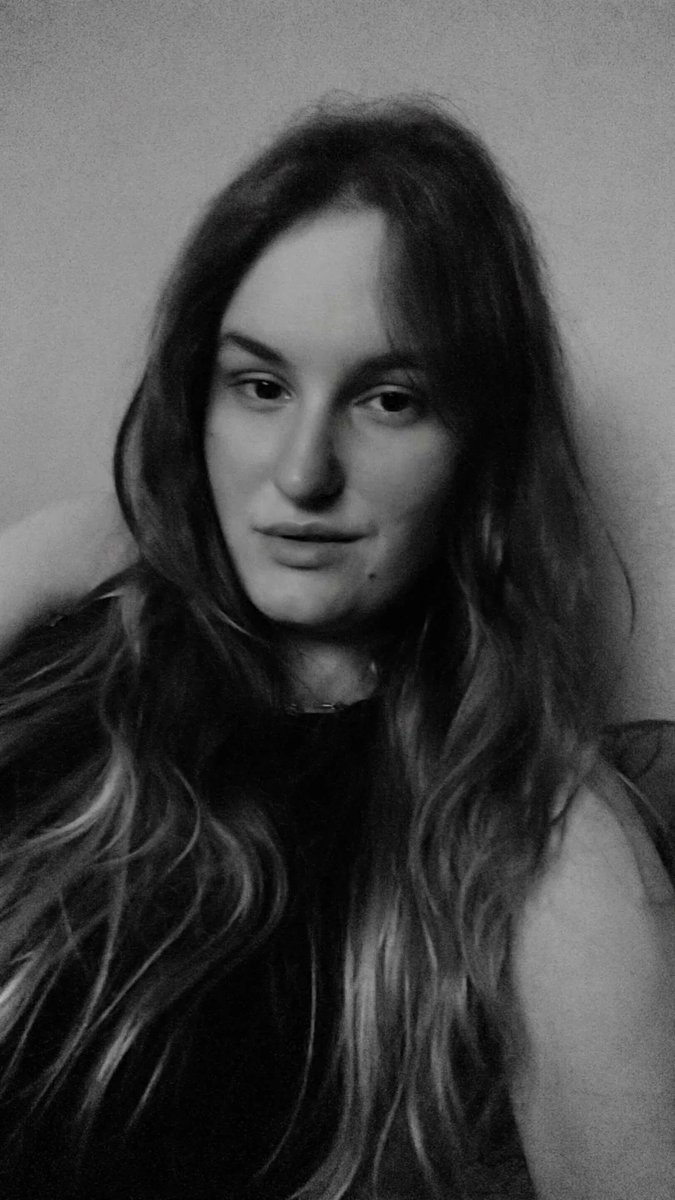 studymaisa's tweet image. o icon               //          a dona