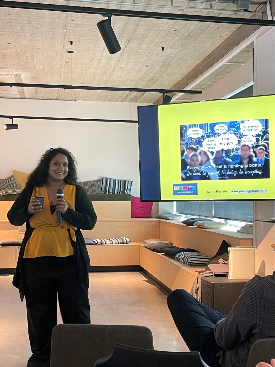 Vandaag leerde Sarita Bajnath hoe bewustwording van privileges kan bijdragen aan een veiligere werkomgeving. 

Dank Sarita Bajnath voor de leerzame, inspirerende en soms confronterende sessie! Op naar sessie twee. 

#Mediabrands #Houseofchallengers #diversityandinclusion