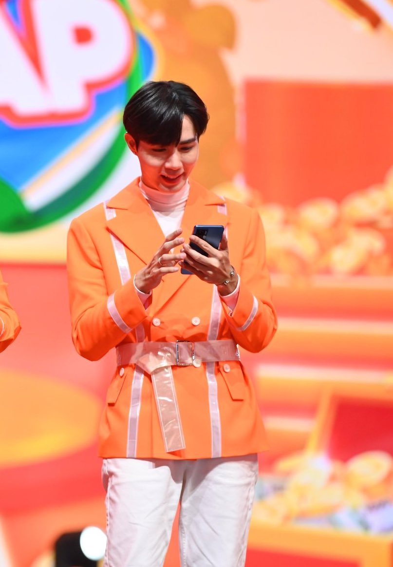pinkinhell's tweet photo. พึกตัวแค่นี้ 🤏🏼  สู้เค้า ทีมเฮียสู้ๆ 
@zee_pruk #ZeePruk
 #Shopee1010xZeeNuNew https://t.co/UvJihFHOdg