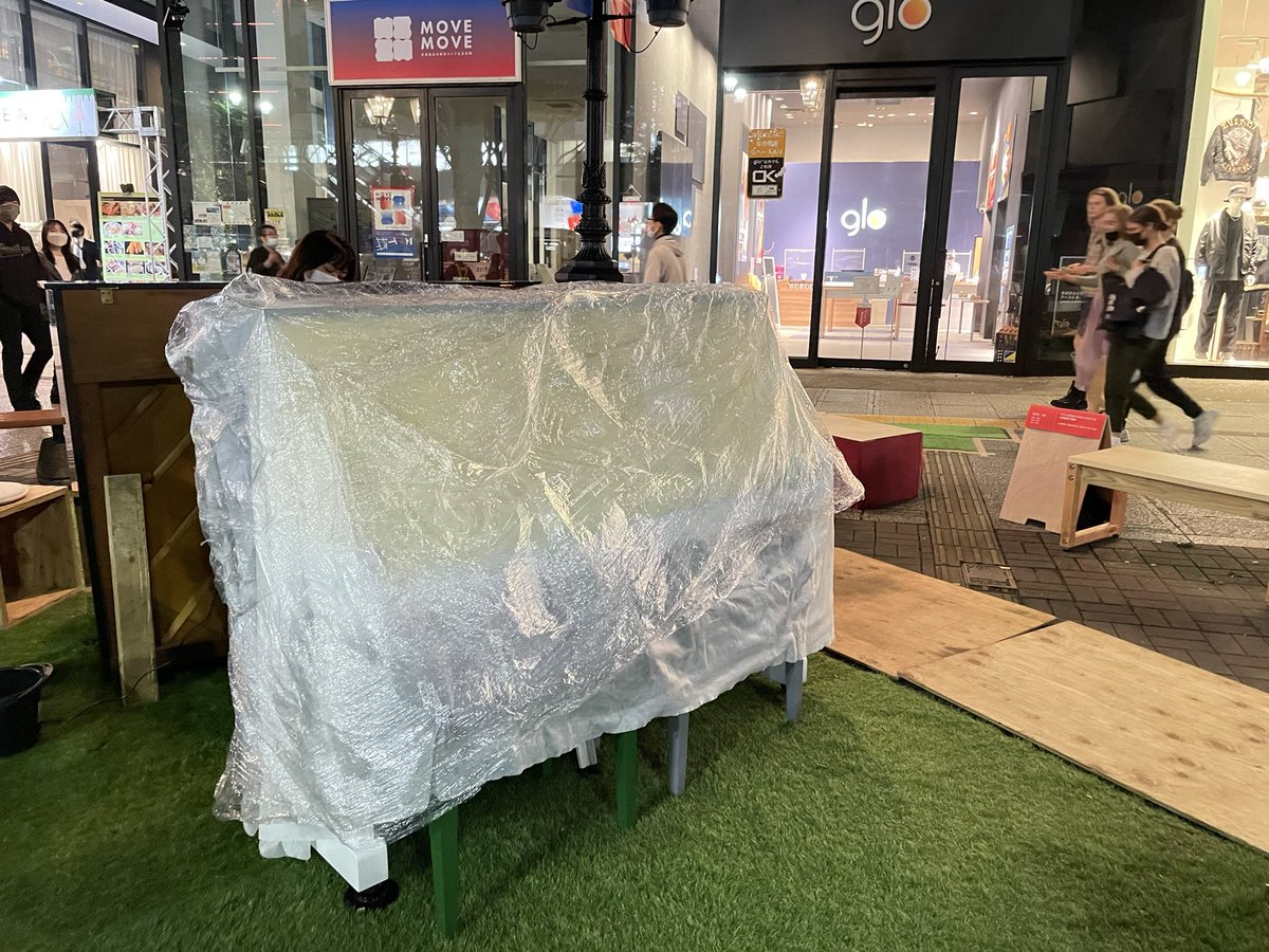 st_piano_sendai's tweet image. イベント最終日が終了しました。
最初から最後まで多くの方に弾いていただき、人が集まるかなぁ…と心配していたのが嘘のようでした。
実現から本番までに関わってくださった皆様、本当にありがとうございました！！！
#movemove #仙台駅前らしさ #openpianoproject #ストリートピアノ #ストピ