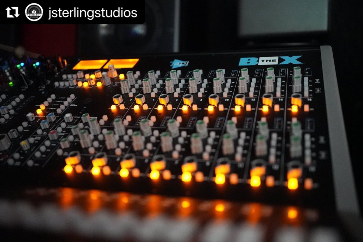 ThisIsAPIaudio's tweet image. Loving The 📦 from API Audio 🔥 🔥

#Repost @jsterlingstudio 
#apiaudio #apitheboxconsole #studiogear