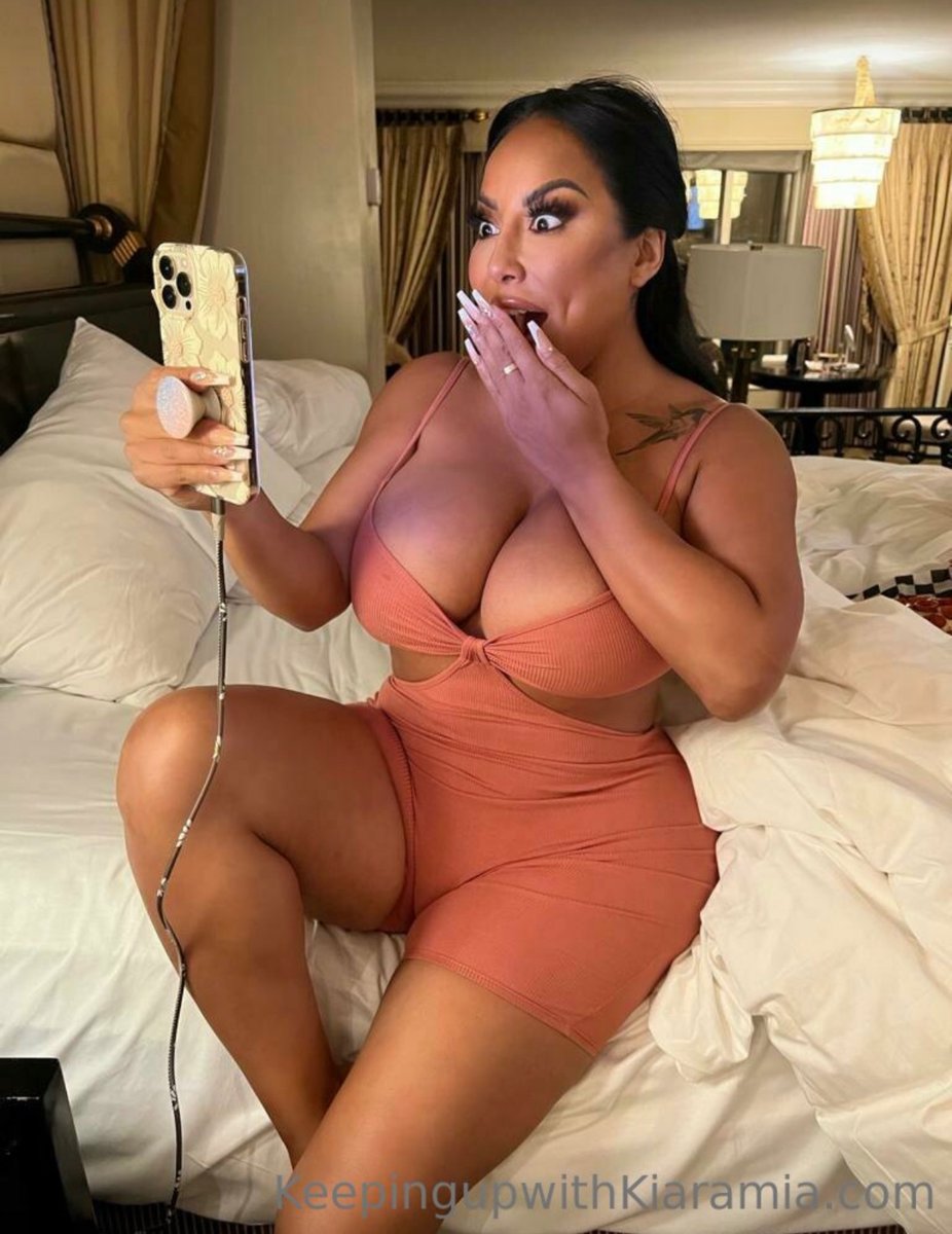 Тәтем мені жұлқылап жатқанда ұстап алды. Порно жас н д