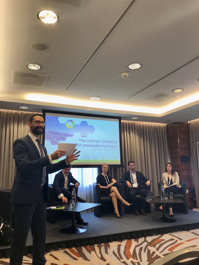 renewableH2EU's tweet photo. Great discussion at #RESource2022 with 
@GlobalSunfire @EquinorEU @twobirdsenergy @phynix_Energy

#PPAs will play a key role to ramp up #renewablehydrogen volumes we need &amp; reduce the cost-gap. But we a need clear and enabling framework to support PPAs and #renewable #hydrogen https://t.co/agZUgD7wG6