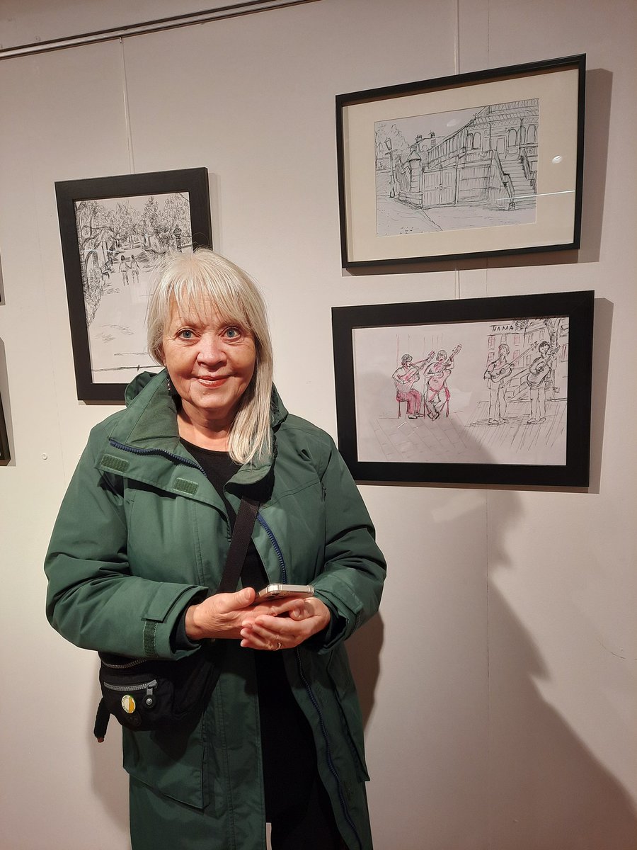 Popped down to <a href="/CASSART1984/">Cass Art</a> to see the North End Sketch Club work on the walls. Here is my mum <a href="/midmadmaud/">Marion Dalton</a> made up to have some of her sketches up for all to see 😍

Go see it Cass Art School Lane