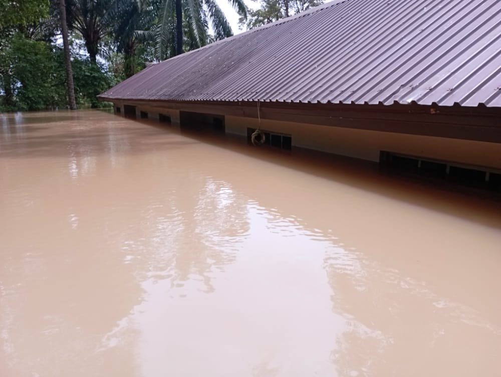 gechife's tweet photo. Our staff quarters today - building houses school and estate staff @ChifeDr https://t.co/3IV0ZSKH2J