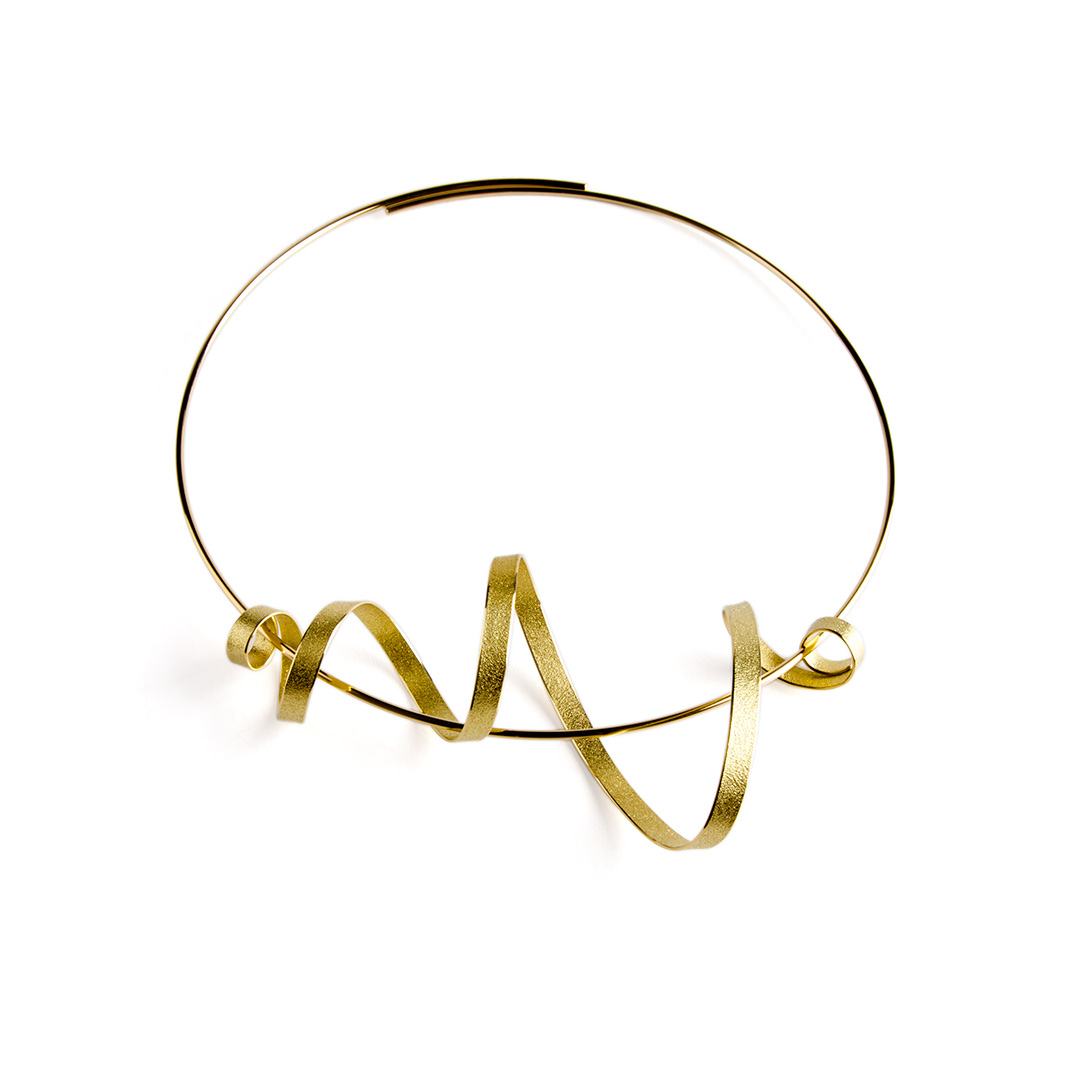 PAD - London - delighted to be showing with @elisabettaciprianigallery several #SculpturalJewellery pieces in #FairtradeGold this week alongside the amzing #artjewellery by #babetto, #joybc, #giorgio_vigna, #johnmoorestudio and #sophiavari. 

After a good rest following #goldsmit