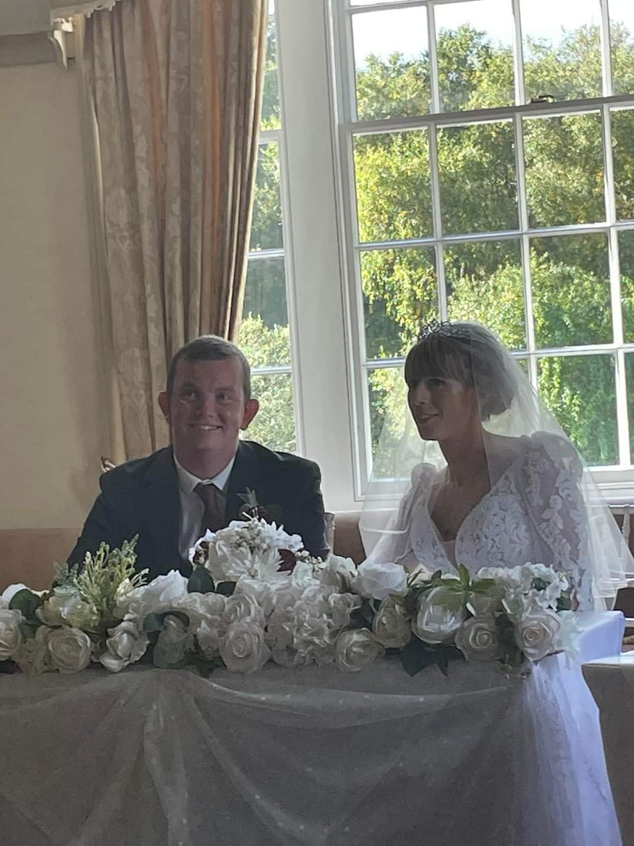 LauraGriffiths9's tweet photo. Our wedding day. 8.10.2022 ❤ https://t.co/0zayVyOIkY