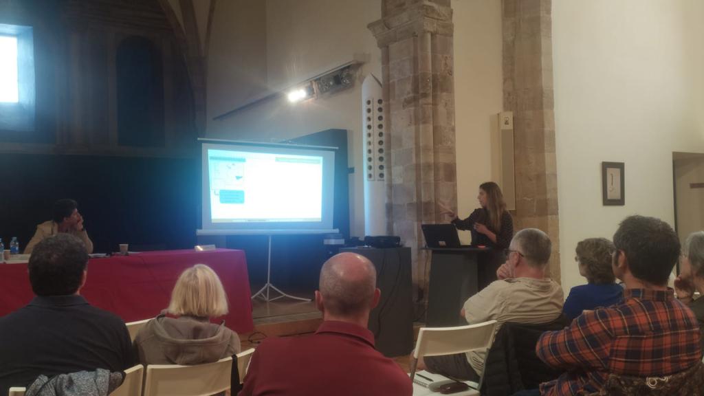 evadelapenha's tweet photo. Todavía con el regustillo a cocido lebaniego, muy feliz de haber participado en #RUSIXIII por todo lo aprendido, los buenos ratitos con gente 🔝 y por haber sido elegida como mejor charla la mancha negra de los machos de ciervo 🤗

Nos vemos en Portugal compañerxs! 🐗🦌🐐 https://t.co/P1nrIxfHhS