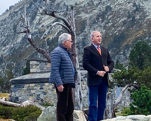 100 ans du laboratoire biologique d’#Orédon avec le #ParcNationaldesPyrenees à Vielle-Aure

Fondé en 1922, ce laboratoire a su concilier la connaissance du #patrimoine naturel avec son fonctionnement tout en préservant la nature de ce site exceptionnel de Néouvielle.