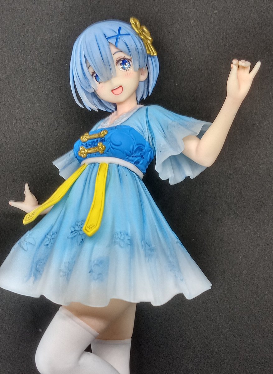 レム(リゼロ) 「プライズのチャイナレムさんパーティングライン消し、表面ペーパーかけ、肌、服をレタ」|🌸神原みずきのイラスト