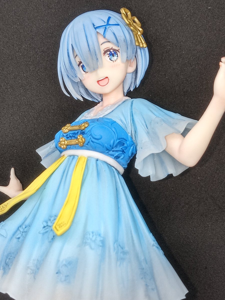 レム(リゼロ) 「プライズのチャイナレムさんパーティングライン消し、表面ペーパーかけ、肌、服をレタ」|🌸神原みずきのイラスト
