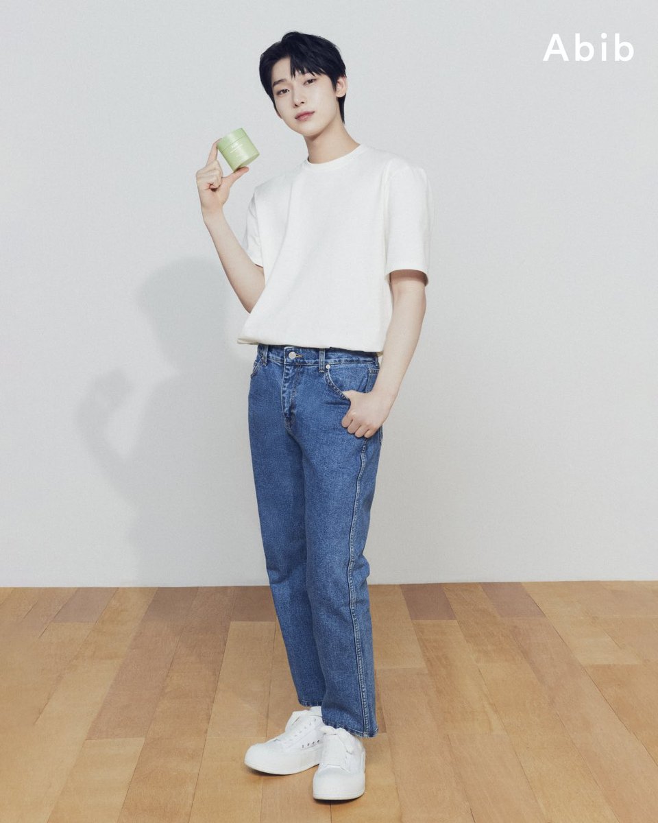 Abib_Global's tweet photo. [Abib x ENHYPEN] 
[Video]Wanna know what SUNOO is using after cleansing his face?

Softly and deeply moisturize your skin after face wash with Abib Heartleaf essense Calming pump.

#Abib #ENHYPEN https://t.co/aVZkqEUz68