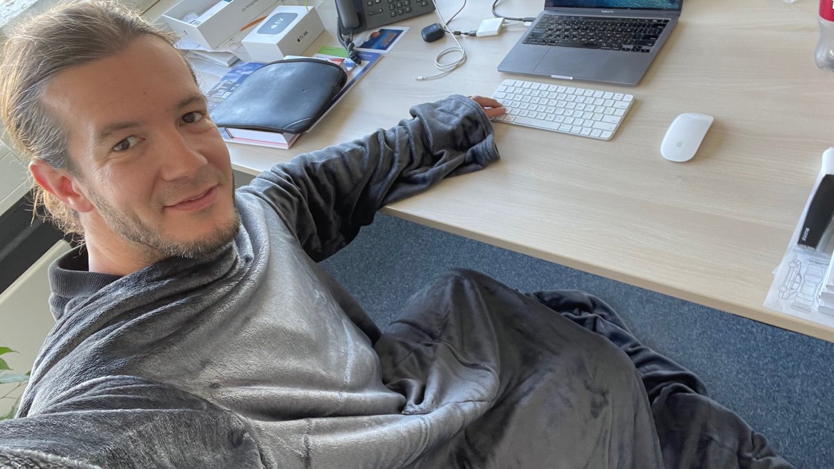 Alexander Ecker tweet media