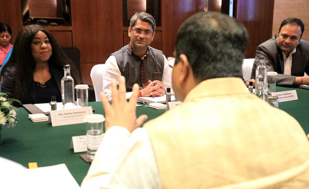 dpradhanbjp's tweet photo. We had good discussions on collaboration with @FIFAcom &amp; @UNESCO’s #Football4School
Programme in our schools.

#F4S espouses the spirit of NEP 2020 and promotes sports-integrated learning. It will boost sporting culture in India and help in developing skills of our students. https://t.co/ZeO74OplLS