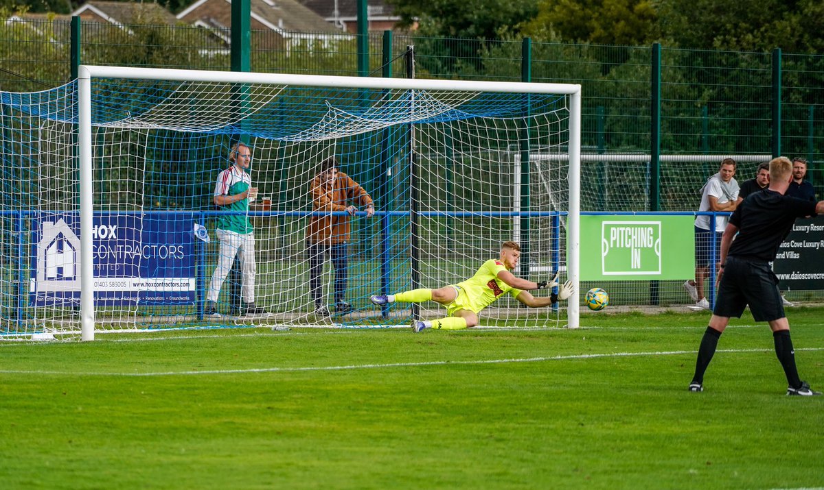 A big happy birthday to Heath goalkeeper Billy Collings!

Have a fantastic day, super <a href="/billy_collings/">Billy Collings</a> 🥳💙

(📸 - <a href="/therat2846/">Ray Turner</a>)