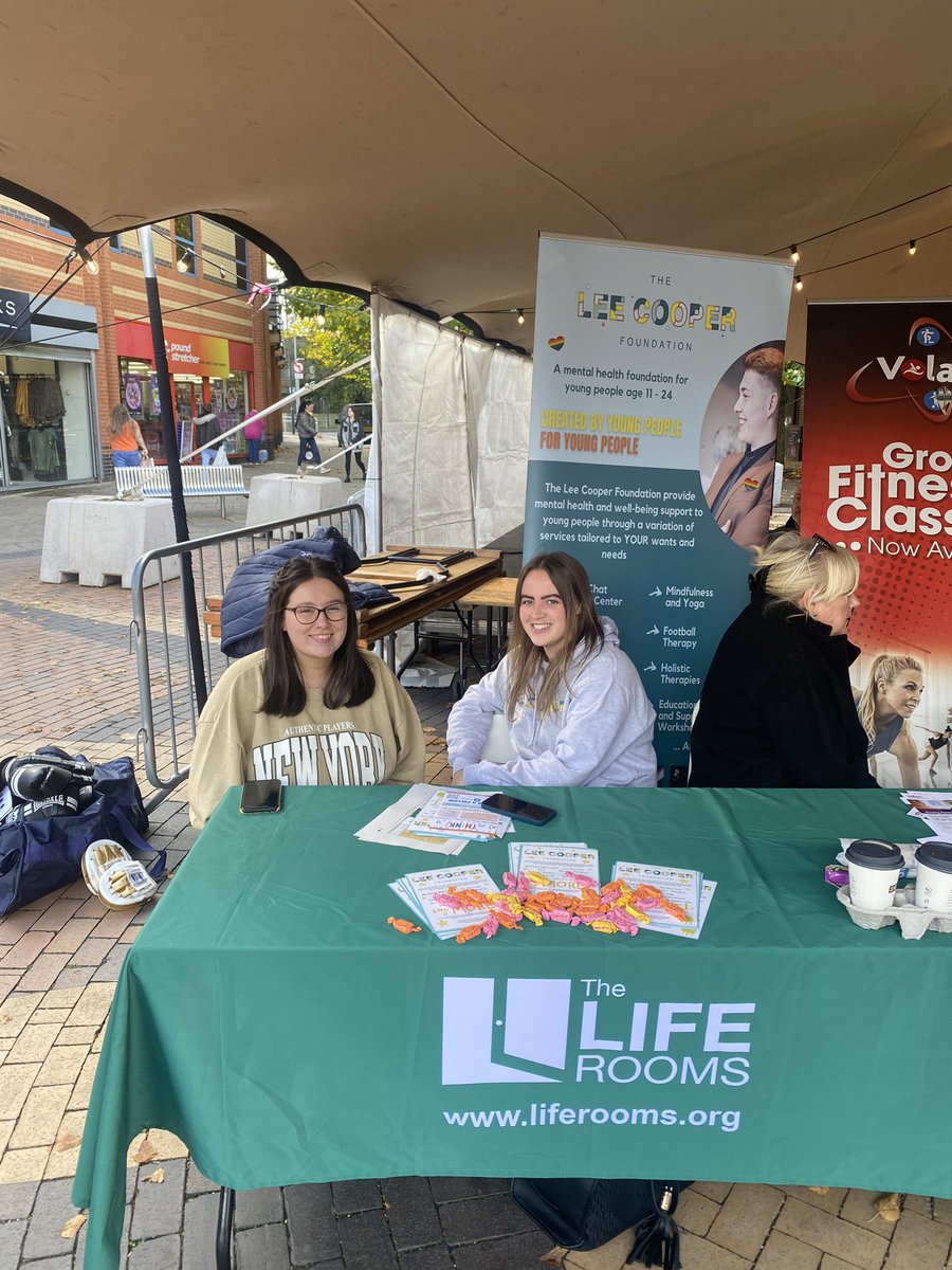 Great afternoon in Huyton Village for World Mental Health Day 💚

<a href="/LifeRooms_MC/">The Life Rooms</a> <a href="/ForHousing/">ForHousing</a> @Knowsley_EYS <a href="/VolairLeisure/">Volair</a> <a href="/LivvHousing/">Livv Housing Group</a> <a href="/THinK_MYA/">THinK MYA</a> <a href="/HazeForHousing/">Hazel Steele</a> <a href="/LauraMo47780126/">Laura Moore</a>