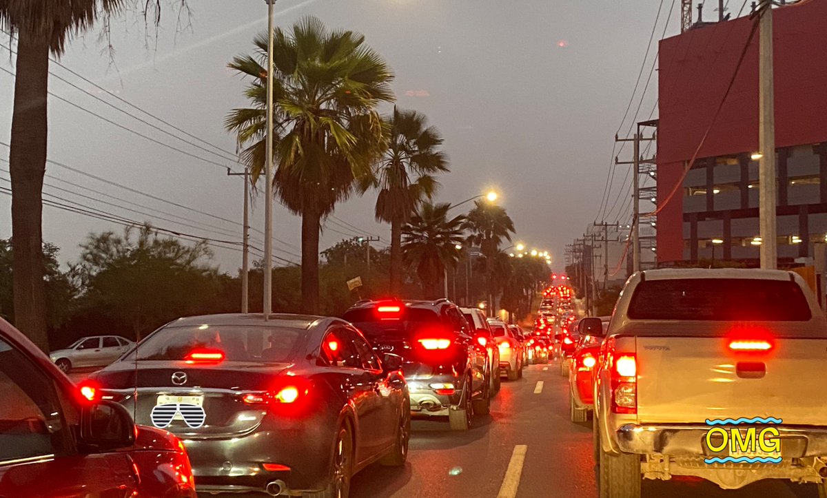 PoliticoRegio's tweet photo. Urge tránsito en Alejandro de Rodas y cumbres elite @Cicmty @CumbresEliteMTY @Mty_Leones https://t.co/hL21Dn4OhN