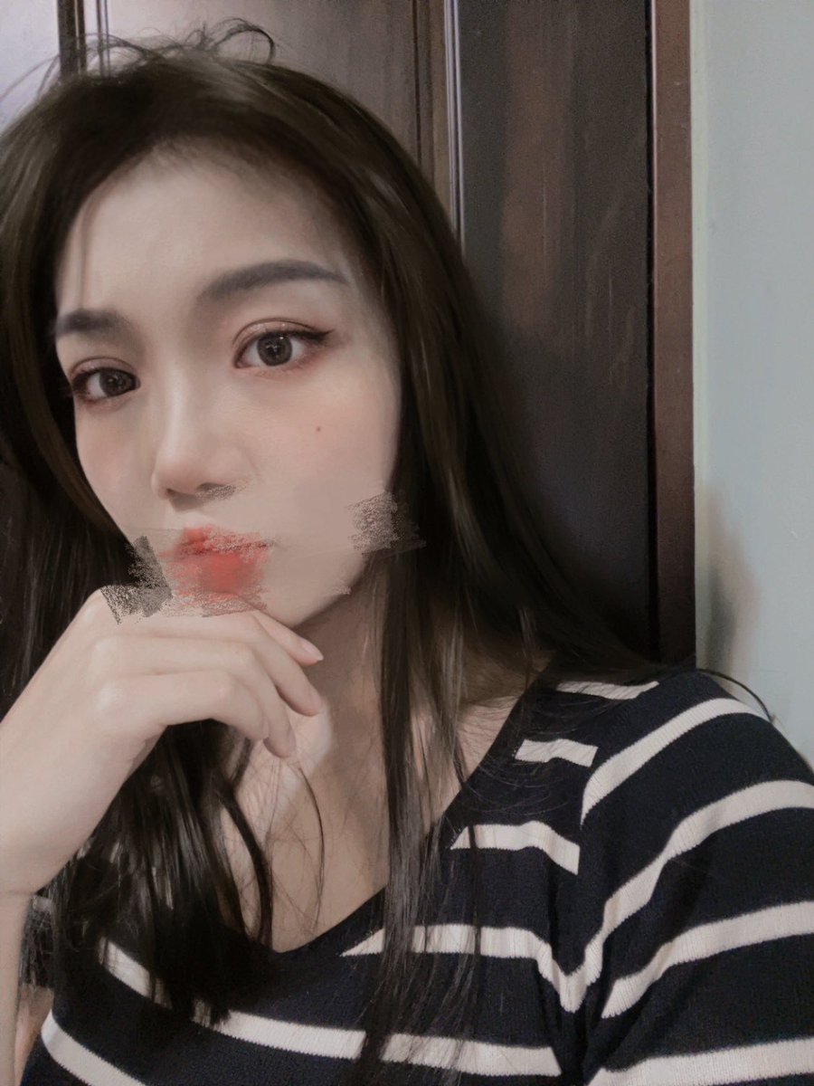 換了一個眼妝色系
自以為很秋天但可能只有自己會發現🤣 https://t.co/E1HjUqXKrg