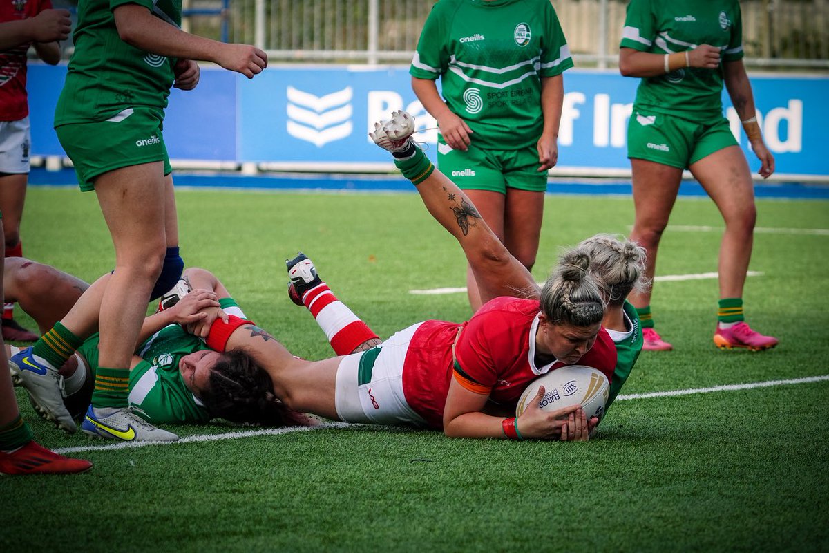 LaurenAitken_8's tweet photo. 𝙒𝙚𝙡𝙨𝙝 𝙢𝙚𝙖𝙩 𝙥𝙞𝙚𝙨 𝙩𝙖𝙨𝙩𝙚 𝙩𝙝𝙚 𝙗𝙚𝙨𝙩 🤤 

📸 @deano_photos 
@WalesRugbyL 

#WRL #WomensRugbyLeague  #GameDay #UppaCymru #WinnersAreGrinners #WelshMeat #Trytime https://t.co/b7aBojwxwG