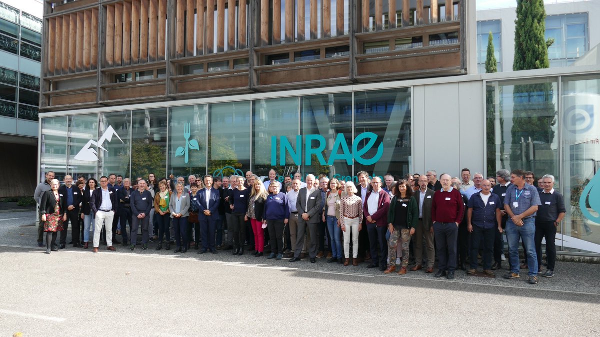 INRAE Lyon-Grenoble Auvergne-Rhône-Alpes (@inrae_lyon_gre) on Twitter photo 👋🏼Aujourd'hui sur notre site #INRAE de Lyon-Villeurbanne
Réunion inter-régionale des directrices et directeurs d'unité des centres <a href="/INRAE_Clermont/">INRAE Clermont Auvergne-Rhône-Alpes</a> <a href="/INRAE_BFC_Dijon/">INRAE BFC Dijon</a> <a href="/INRAE_Nancy/">INRAE Grand Est - Nancy</a> <a href="/INRAE_Colmar/">INRAE Grand Est - Colmar</a> <a href="/INRAE_Lyon_Gre/">INRAE Lyon-Grenoble Auvergne-Rhône-Alpes</a> <a href="/INRAE_PACA/">INRAE Provence-Alpes-Côte d'Azur</a> en présence de <a href="/PhMauguin/">Philippe Mauguin</a>
Photo @echallier_meloe 👋🏼Aujourd'hui sur notre site #INRAE de Lyon-Villeurbanne
Réunion inter-régionale des directrices et directeurs d'unité des centres <a href="/INRAE_Clermont/">INRAE Clermont Auvergne-Rhône-Alpes</a> <a href="/INRAE_BFC_Dijon/">INRAE BFC Dijon</a> <a href="/INRAE_Nancy/">INRAE Grand Est - Nancy</a> <a href="/INRAE_Colmar/">INRAE Grand Est - Colmar</a> <a href="/INRAE_Lyon_Gre/">INRAE Lyon-Grenoble Auvergne-Rhône-Alpes</a> <a href="/INRAE_PACA/">INRAE Provence-Alpes-Côte d'Azur</a> en présence de <a href="/PhMauguin/">Philippe Mauguin</a>
Photo @echallier_meloe