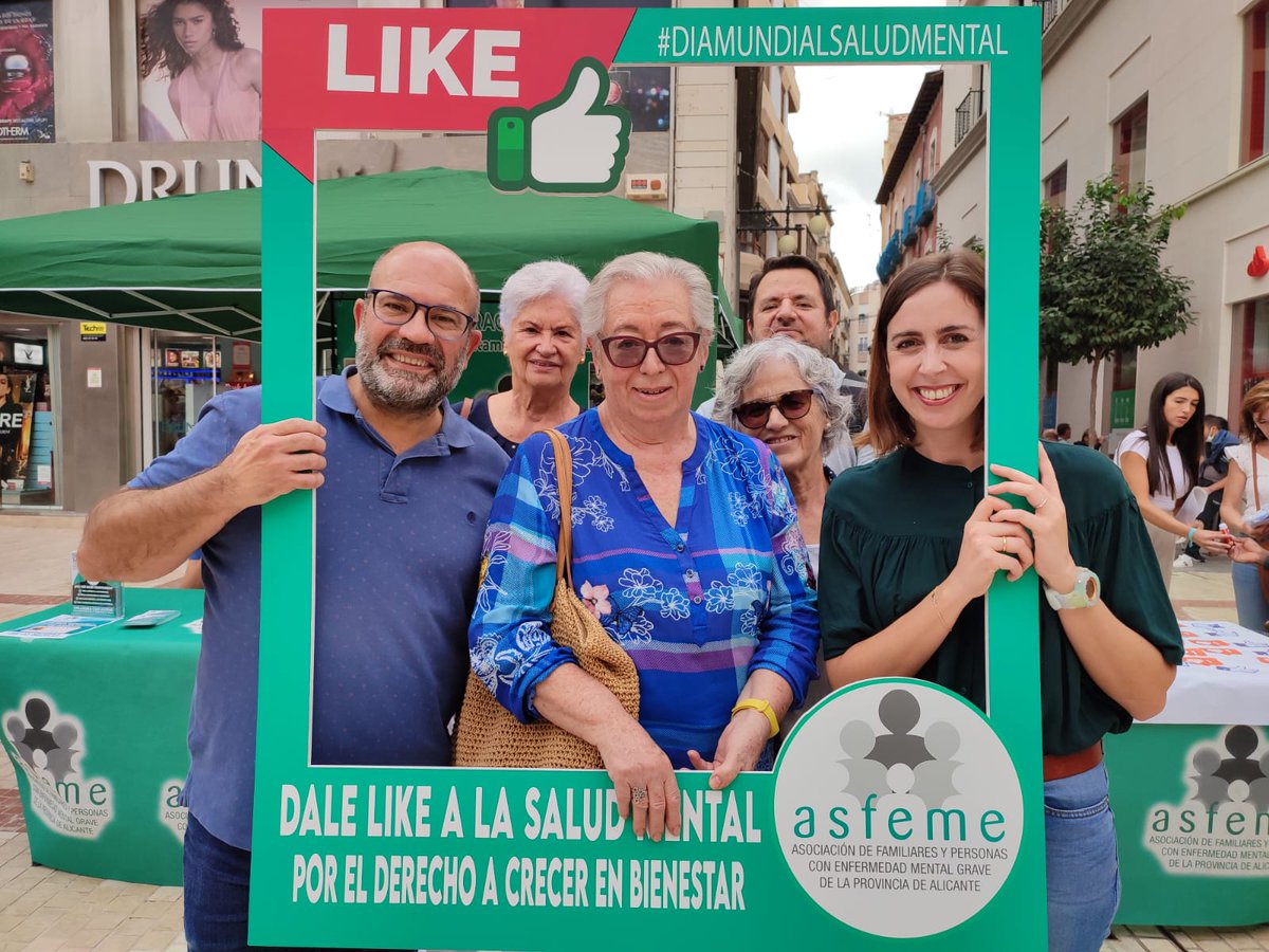 CompromisElx's tweet photo. 👉 En el #DiaMundialdelaSalutMental, fem costat a pacients i familiars per a normalitzar aquestes patologies i dotar de recursos per a tractar i cuidar, però també per a la seua prevenció en edats primerenques.

❤ Pel dret a créixer en benestar https://t.co/fLUYb8PUJA