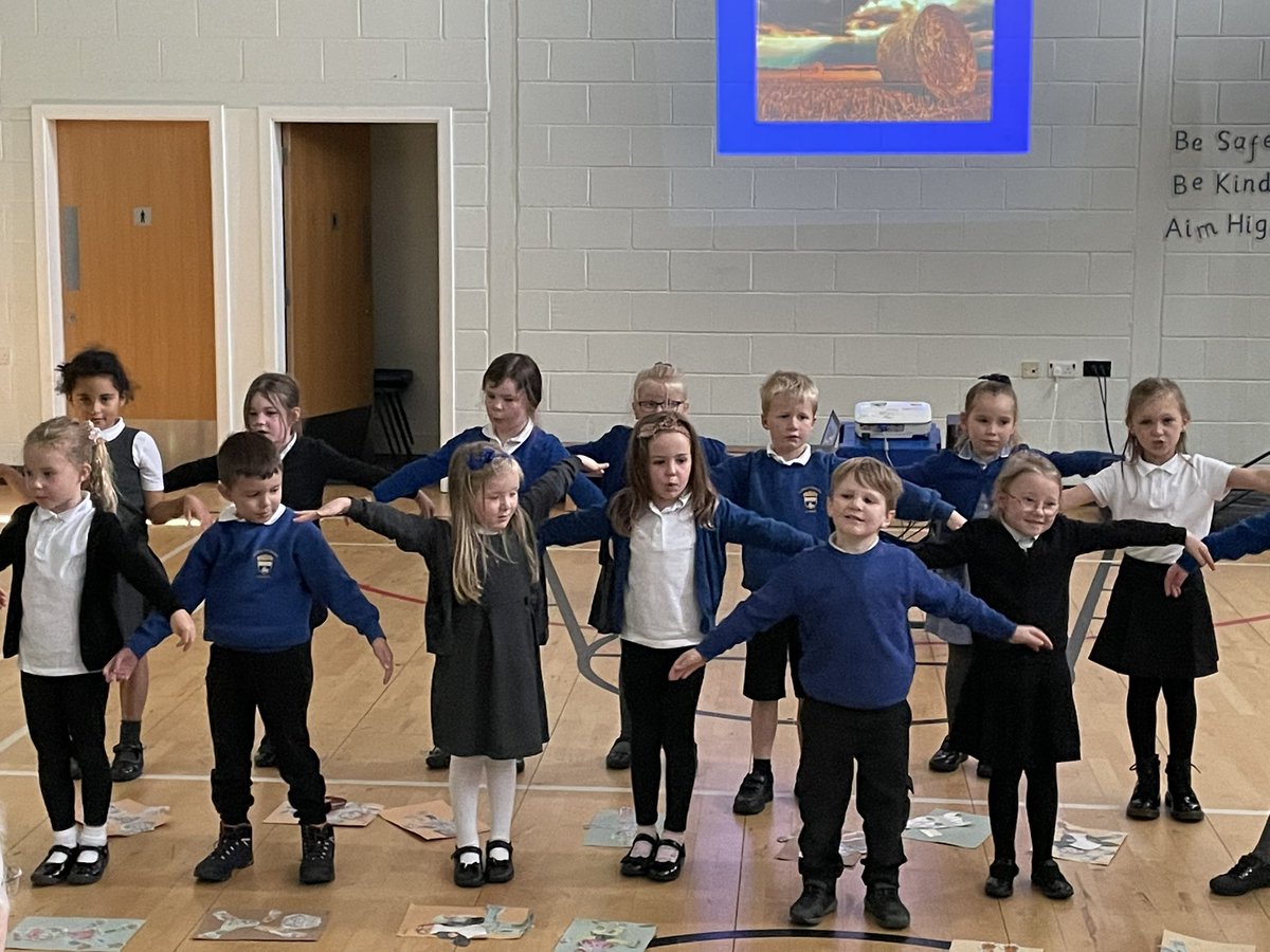 Cuiken_Primary's tweet photo. We were delighted to have guests from Broomhill in today to celebrate Harvest with our P1-4 classes. https://t.co/TAqlR0R95L