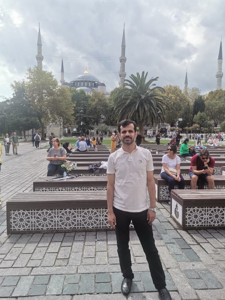 umerfaran's tweet image. Hagia Sofia and Sultan Ahmed Mosque or the Blue Mosque Istanbul, Turkey.
#History #culture #Istanbul #Turkiye