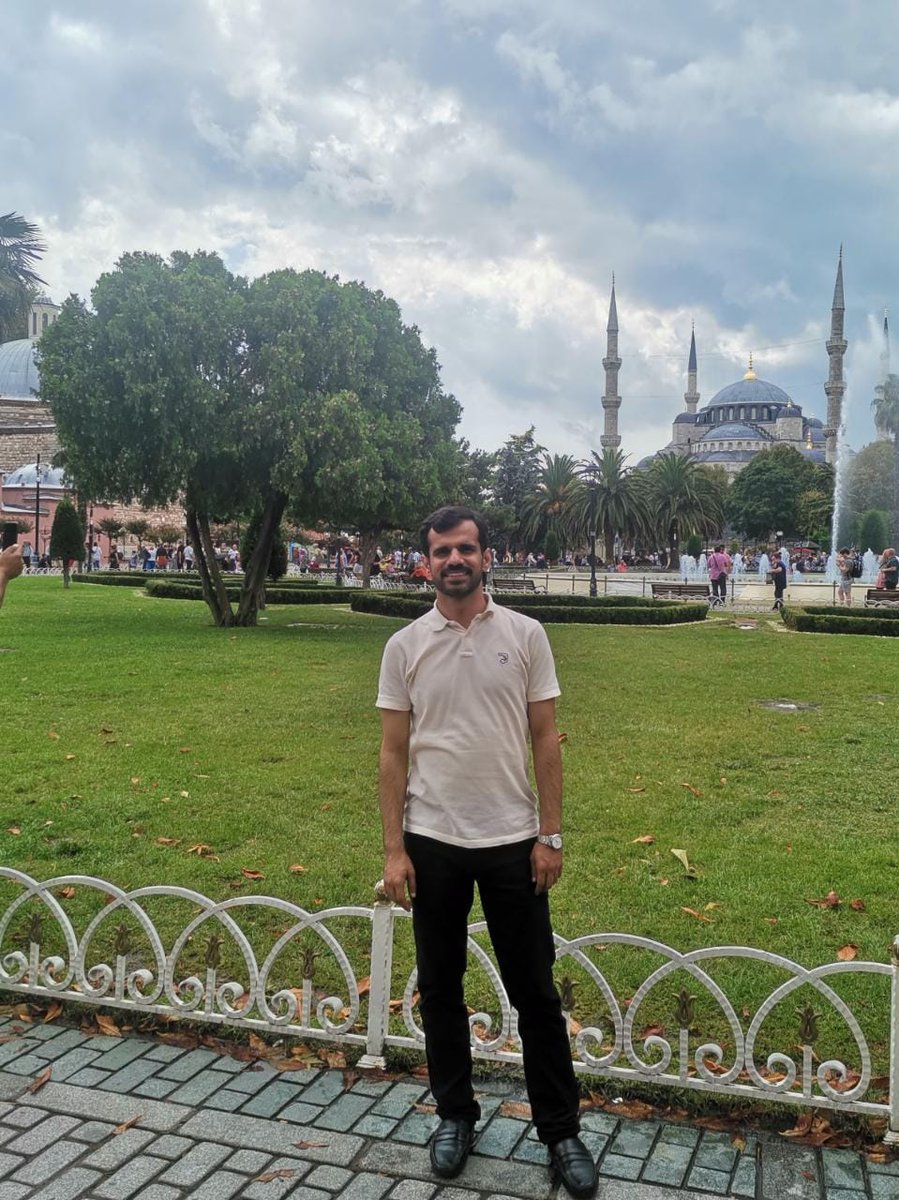 umerfaran's tweet image. Hagia Sofia and Sultan Ahmed Mosque or the Blue Mosque Istanbul, Turkey.
#History #culture #Istanbul #Turkiye