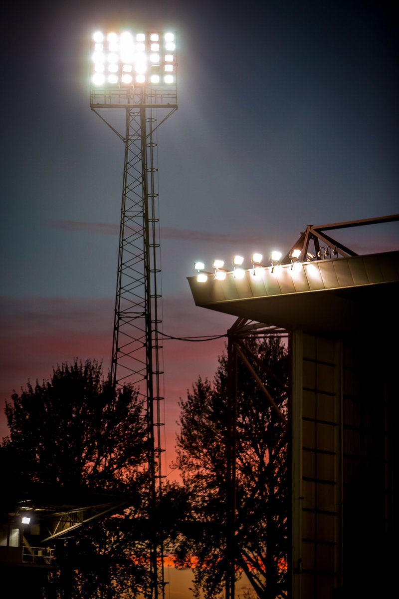 Monday night at the world famous 🏟️ 
#NFFC