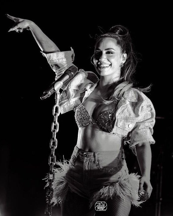 mypride_lali's tweet photo. Feliz cumple @lalioficial hermosa🎂🎊!!! Te deseo que todo lo lindo siempre. Que esta nueva vuelta al sol esté llena de felicidad y alegría para vos✨️ Gracias por llenar mi vida con amor, optimismo, felicidad, ilusión y motivación. Sos mágica, te amo ❤️. https://t.co/UW0ZHoGJsD