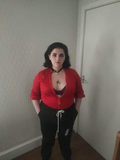 Feeling dominant today https://t.co/GyraQWvHu9<a href="/tag/vampire"class="tags"><span>#vampire</span></a><a href="/tag/mondayvibes"class="tags"><span>#mondayvibes</span></a><a href="/tag/siren"class="tags"><span>#siren</span></a><a href="/tag/bigass"class="tags"><span>#bigass</span></a><a href="/tag/seductivesunday"class="tags"><span>#seductivesunday</span></a>