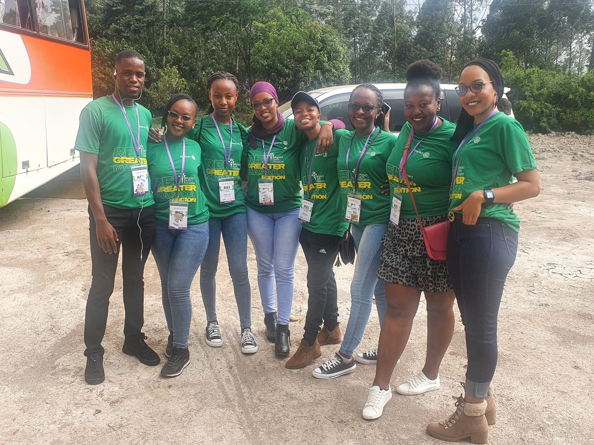 RCkigalicity's tweet photo. #RotaractKigaliCity and other #rotaract250 clubs were in attendance for Rotaract Earth Initiative, which took place in Masaka, Uganda from Oct. 7th -9th!
Partake in projects like tree planting, MHM trainig, recycling plant visit, among others.
#rckc #rotaract250 #rotaract256 https://t.co/210qPYR7ow