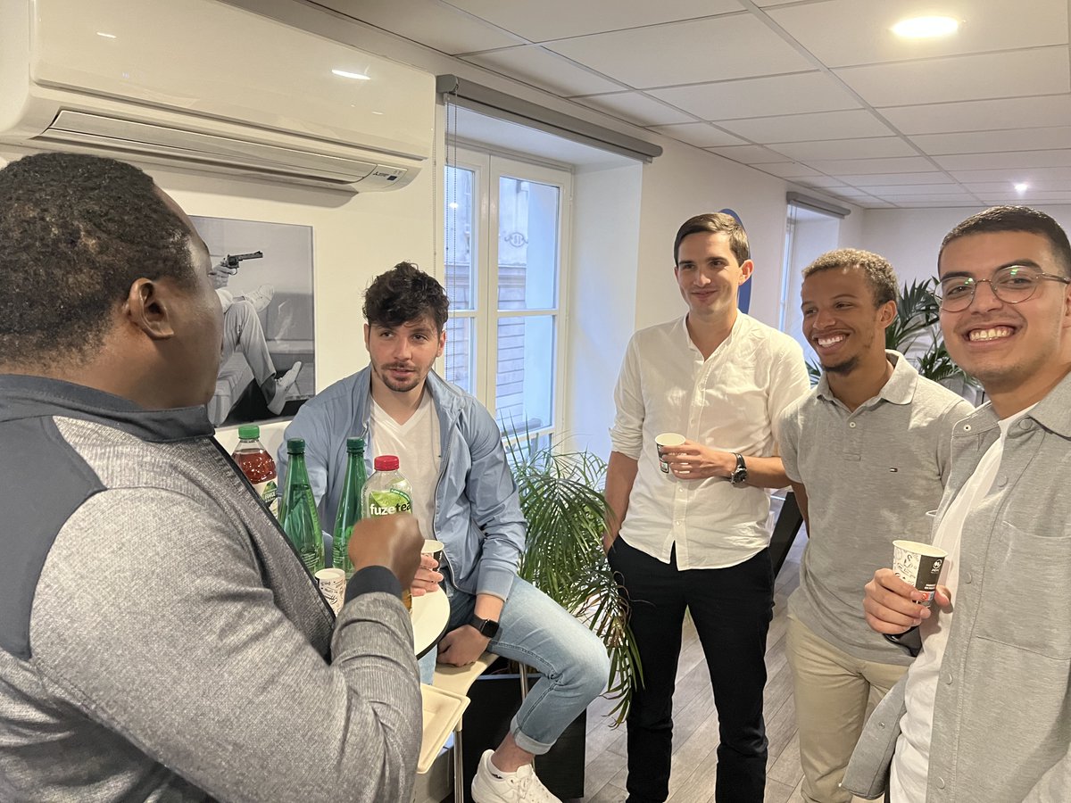 Arcatem's tweet photo. #ArcatemActus🧬 Quoi de mieux que de partager notre état d’esprIT lors de notre Welcome Aboard ❓ 
L’occasion pour nos https://t.co/88Cb2Hm0TA.s de faire leurs premiers pas dans la convivialITé et bonne humeur  autour de gourmandises salées et sucrées🚀
👉 https://t.co/UQtWNLUWWk https://t.co/GYVXzxzVlo