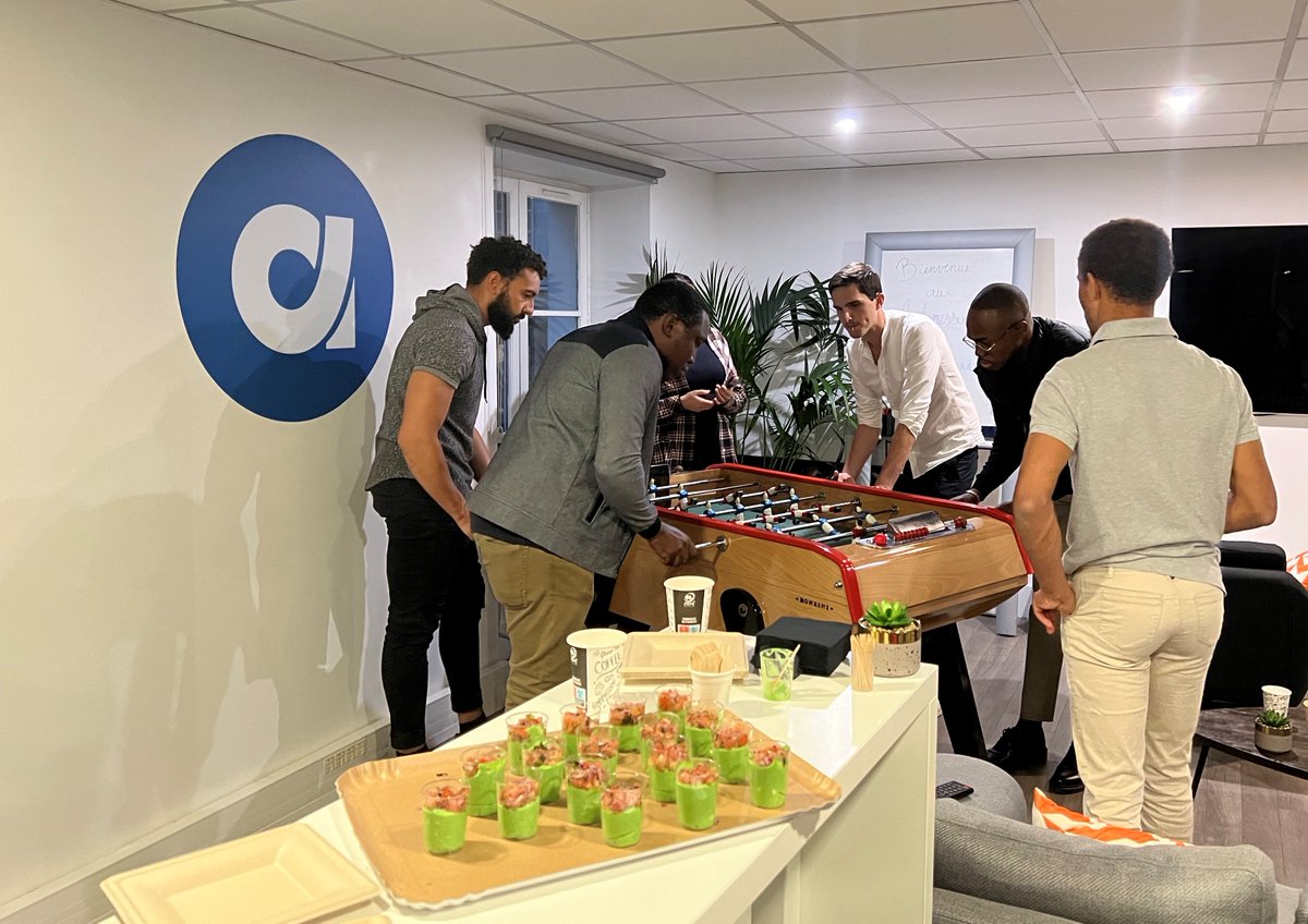 Arcatem's tweet photo. #ArcatemActus🧬 Quoi de mieux que de partager notre état d’esprIT lors de notre Welcome Aboard ❓ 
L’occasion pour nos https://t.co/88Cb2Hm0TA.s de faire leurs premiers pas dans la convivialITé et bonne humeur  autour de gourmandises salées et sucrées🚀
👉 https://t.co/UQtWNLUWWk https://t.co/GYVXzxzVlo