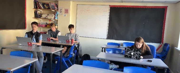 Level 3 NCFE PE students working hard researching the Sliding Filament Theory… 

Want to find out more about the different courses we have on offer?

✨Head down to our 6th Form Open Evening 6-8pm on Thursday 13th October✨ #teamheadlands