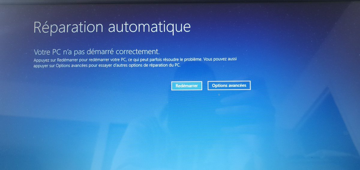 MD_Conseils's tweet photo. J'étais entrain de préparer la vidéo YouTube du TOP1 d'hier. Mais mon PC en a décidé autrement. Après 1h de tentatives, je dois me résoudre. PC mort 💀 fin des streams pour le moment... https://t.co/cnGD7ezdV1