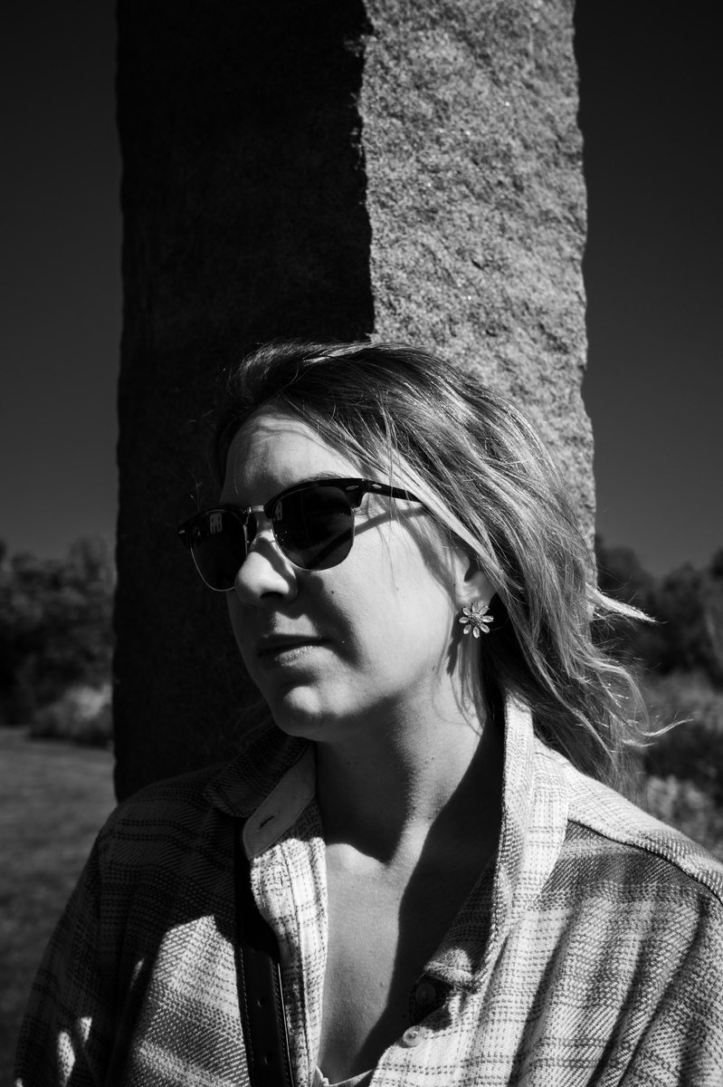 Maude // 2022.10.09
#monochrome
#photography 
#ricohgriiix