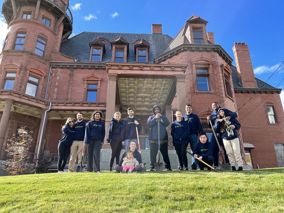 sourgumwaste's tweet photo. We had the opportunity to help out @njtrees and plant a dozen new trees in Newark, NJ as a team this weekend. It felt wonderful to start the day by helping make our planet a little healthier.
#volunteering #teamwork #treehuggers #foracleanworld #sourgumwaste https://t.co/mLTwey1njv