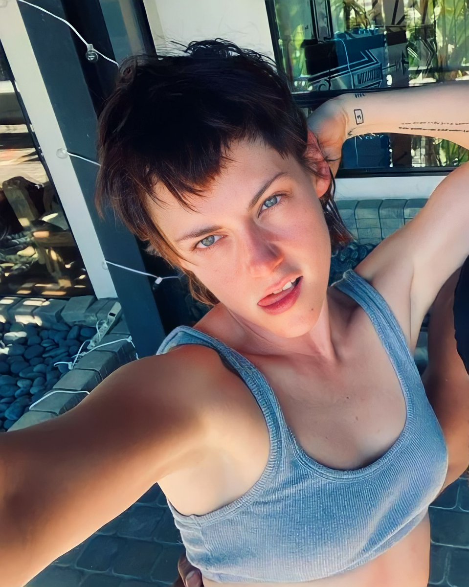 Kristen Stewart
#tattoo