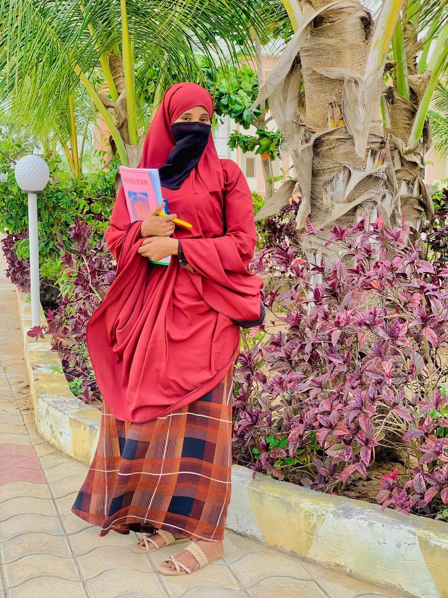 nuura_drs's tweet photo. Dadkaa kugu hareersan waa dadkaa kugu dhaw balse ilaah nogama dhigo caddaw🤲 https://t.co/YHBUFl7guR