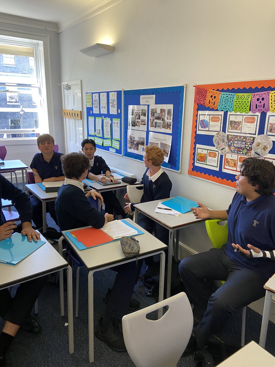 PPSEnglish1's tweet photo. Passionate debates today in Year 11 English Language - just what we like to see! #literacy 🗣👂 https://t.co/K4qGw3e7Sv